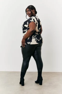 In The Style Abstract Drape Top Print