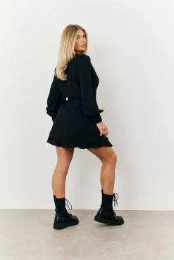 Clearance In The Style Balloon Sleeve Pintuck Tie Waist Detail Mini Dress Black