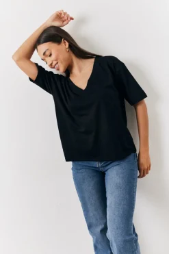 New In The Style Black and White 2 Pack Slouchy V-Neck T-Shirt Monochrome
