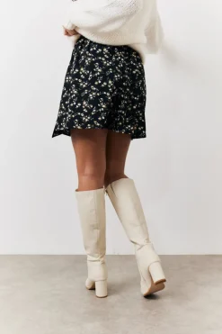 New In the Style Black Floral Flippy Mini Skirt Multi