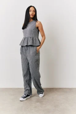 Online In The Style Gingham Smock Top Black