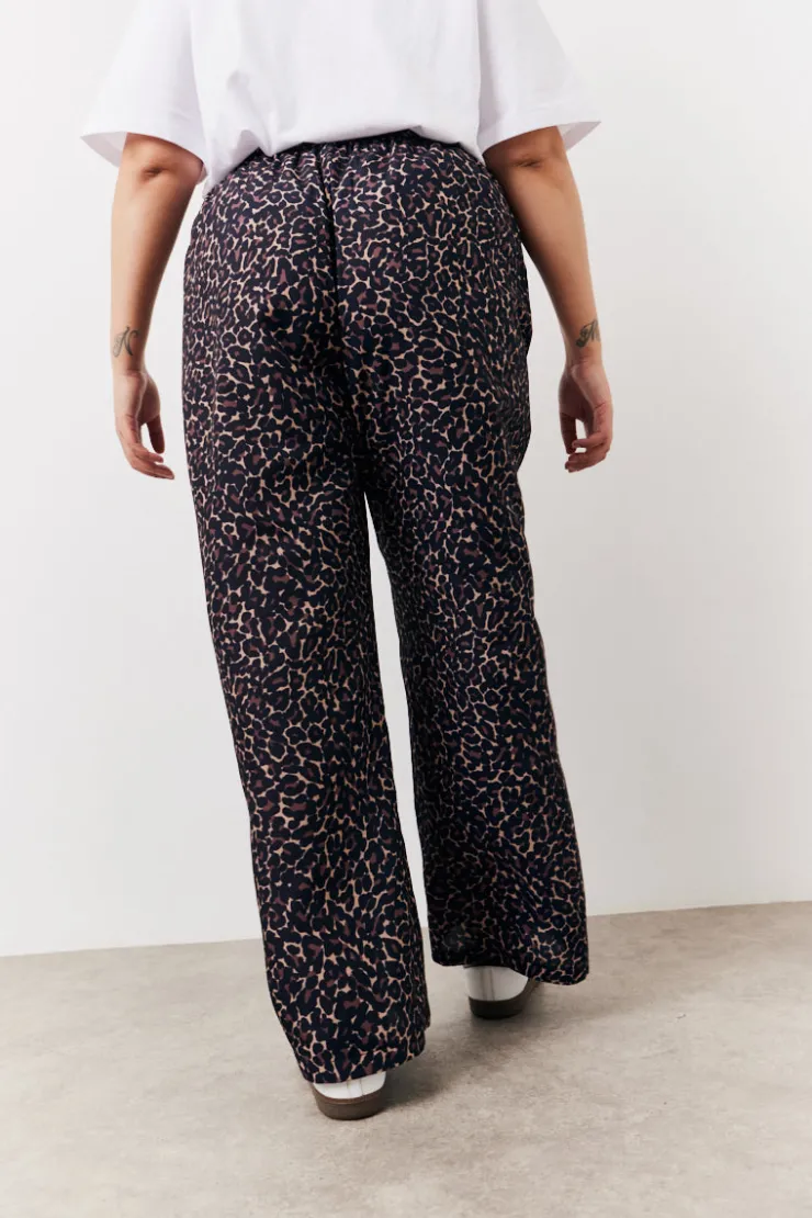 Hot In The Style Leopard Print Trousers Brown