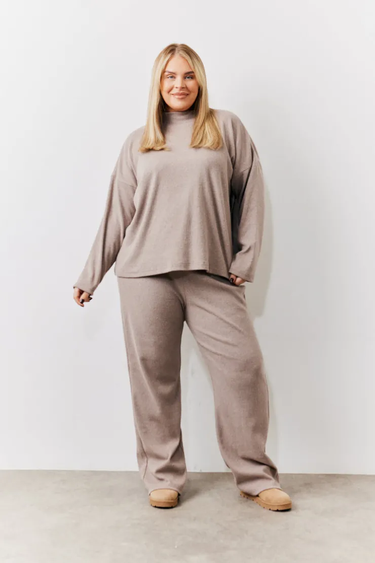 Hot In The Style Brushed Rib High Neck Co Ord Top Mocha