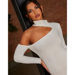 New CHI CHI LONDON Cut-Out Long Sleeve Knitted Rib Dress in White