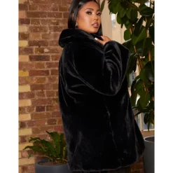 New CHI CHI LONDON Plus Size Plush Faux Fur Coat in Black