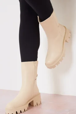 Hot In The Style Chunky Ankle Boots Nude