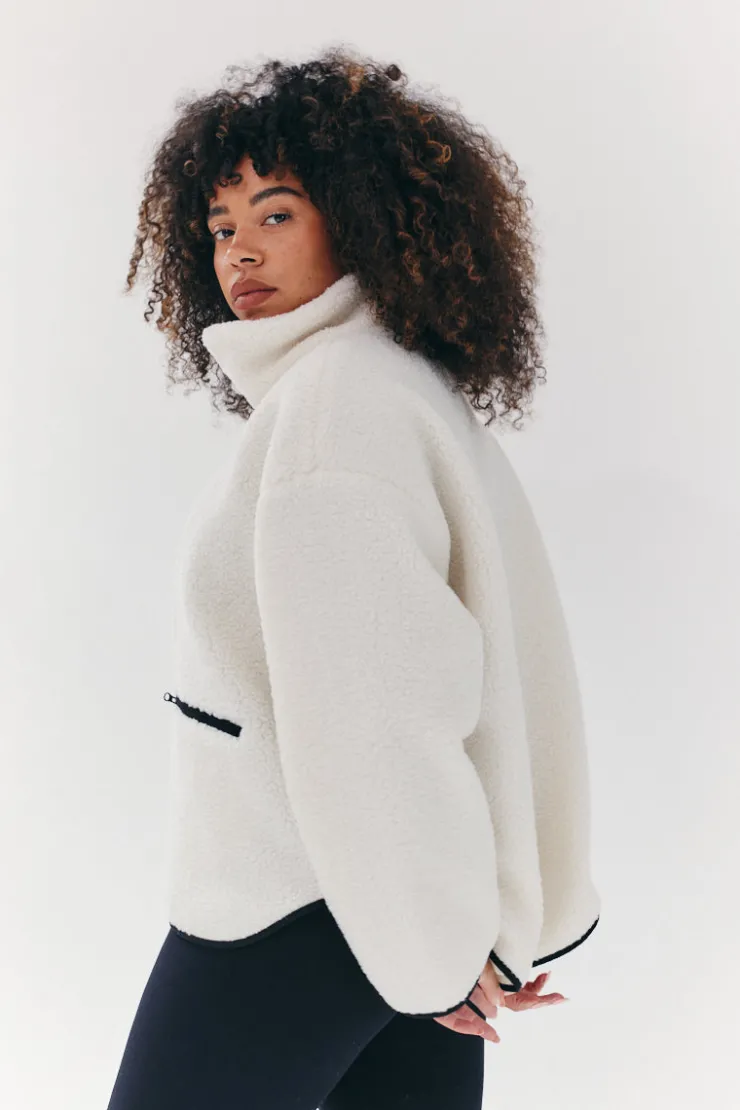 Fits Contrast Piping Borg Lined Half Zip Up Fleece Cream