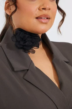 New In The Style Corsage Choker Black