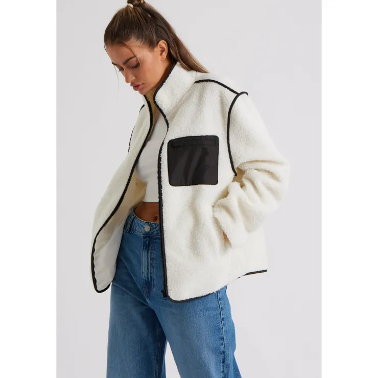 Outlet Urban Bliss Cream Fleece Jacket