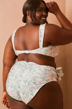 In The Style Floral So Perfect Wide Strap Bikini Top Green