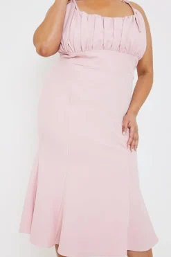 New In the Style Gathered Bust Midi Dress Pink