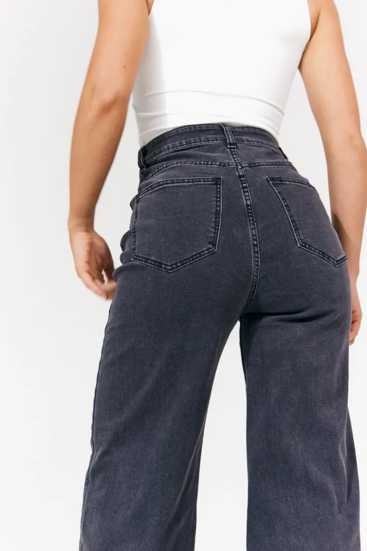 New In The Style Isla Wide Leg Jeans Washed black