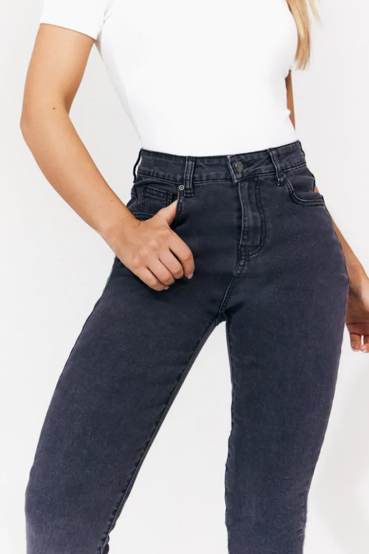 In The Style Isobelle Skinny Jean in Black Washed black