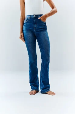 Hot In The Style Ivy Kickflare Jeans Blue
