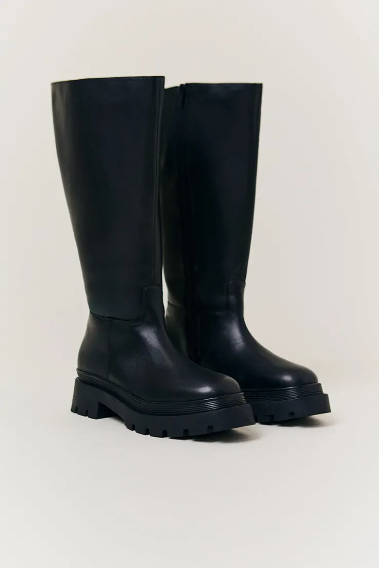 Clearance In the Style Jess Chunky Heeled High Leg Boot Black
