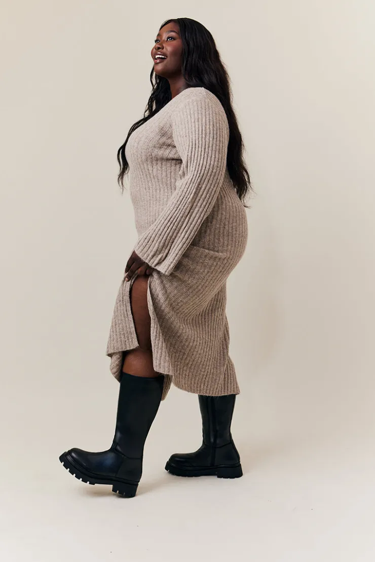 Clearance In the Style Jess Chunky Heeled High Leg Boot Black