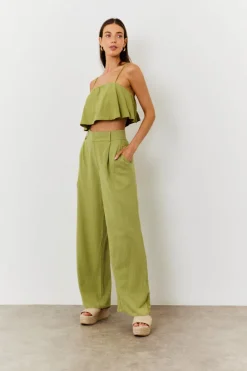 Hot In the Style Linen Crop Top Green