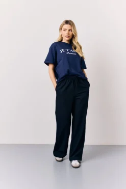 Hot In The Style Graphic Slogan T-Shirt Navy