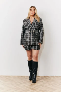 New In the Style Occasion Boucle Check Short Black