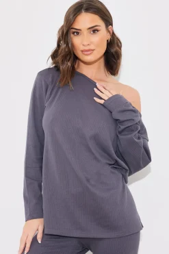 New In The Style Off The Shoulder Long Sleeve T Shirt And Legging Set