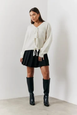 In the Style Pleated Skirt Black