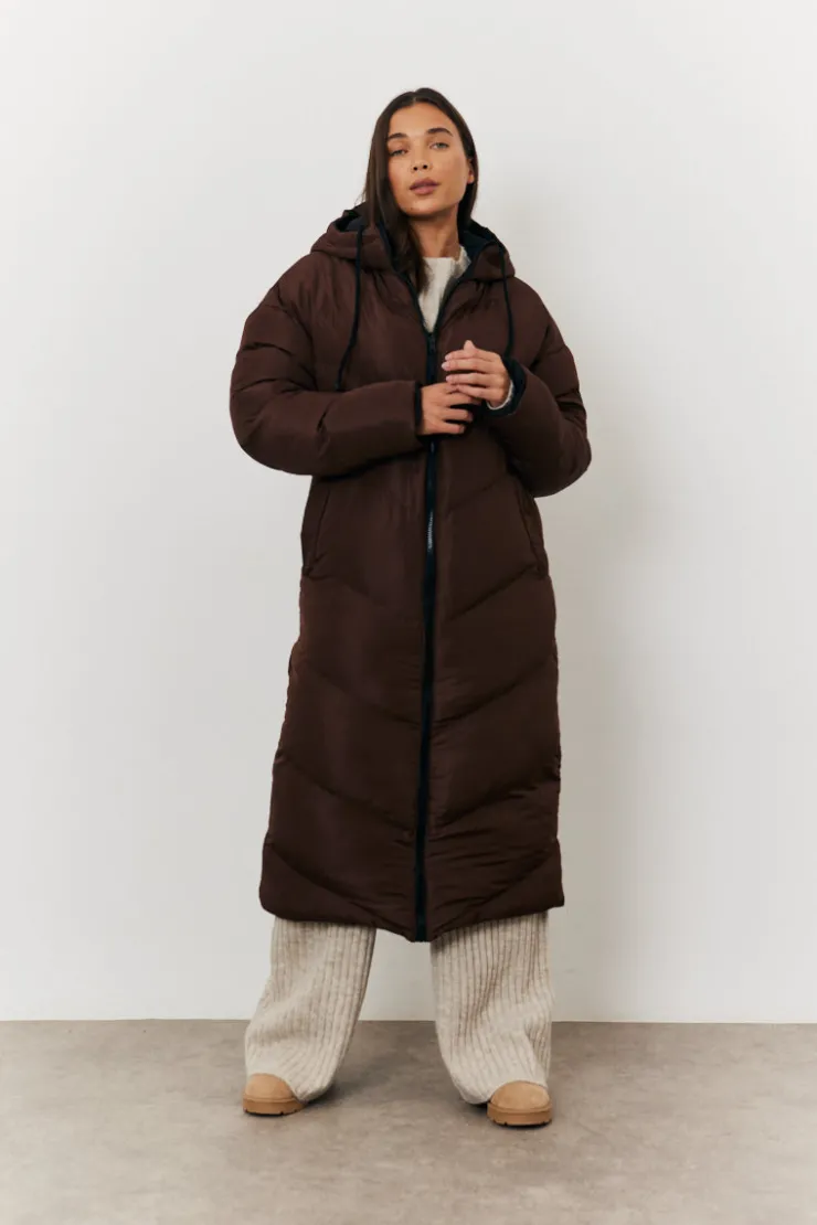 In the Style Reversible Hooded Longline Puffer Coat Chocolate
