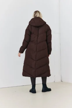 In the Style Reversible Hooded Longline Puffer Coat Chocolate
