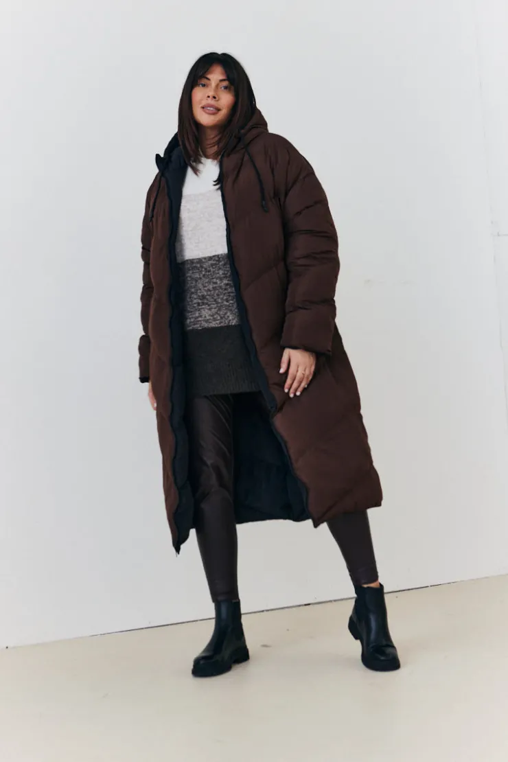 In the Style Reversible Hooded Longline Puffer Coat Chocolate