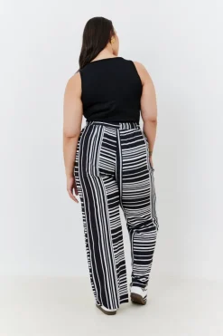 Clearance In The Style Ribbed Sweetheart Neckline Bodysuit