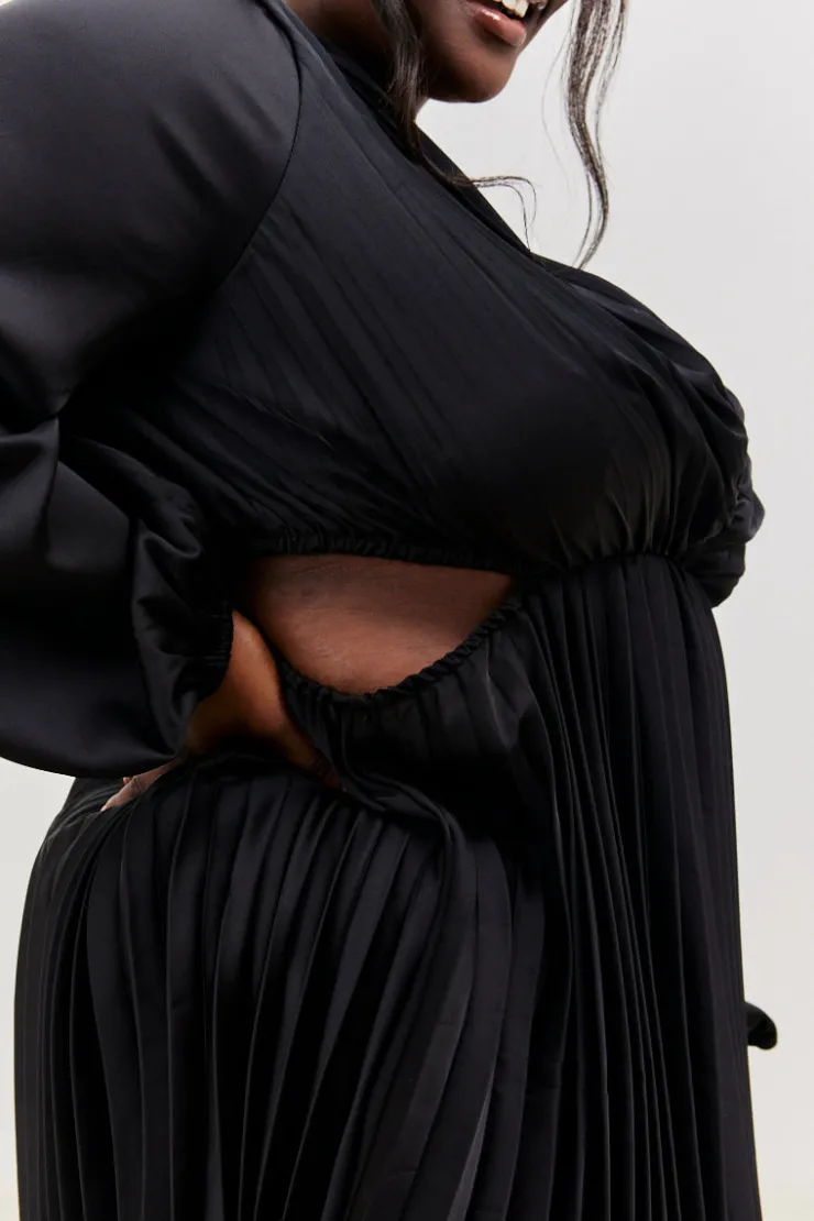 New In the Style Satin Pleated Cut Out Detail Mini Dress Black