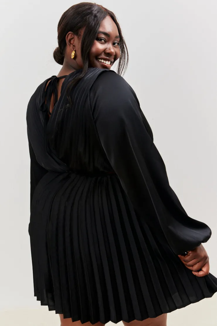 New In the Style Satin Pleated Cut Out Detail Mini Dress Black