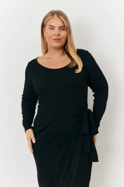 Hot In the Style Scoop Neck Ribbed Long Sleeve Bodycon Wrap Midi Dress Black