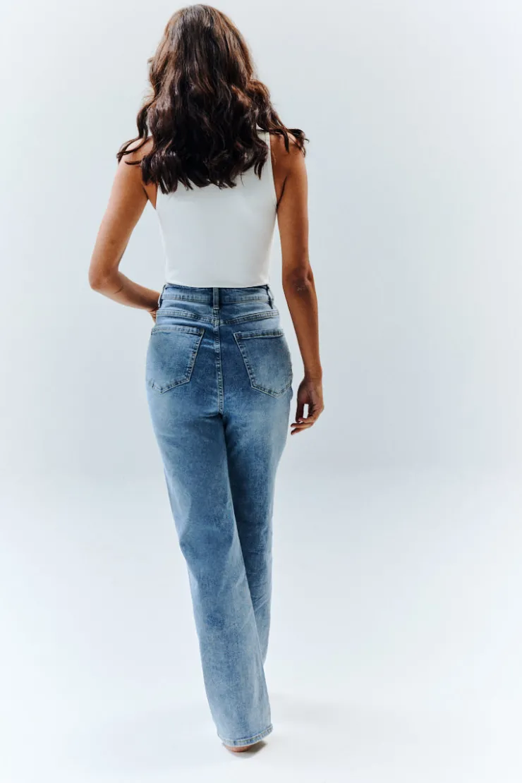 Clearance In The Style Sienna Straight Leg Jean Lightblue