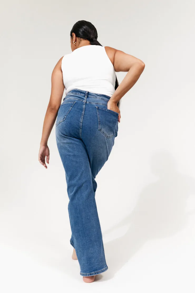 Discount In The Style Sienna Straight Leg Jean Mid blue