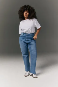 Best In the Style Straight Leg Jean Blue