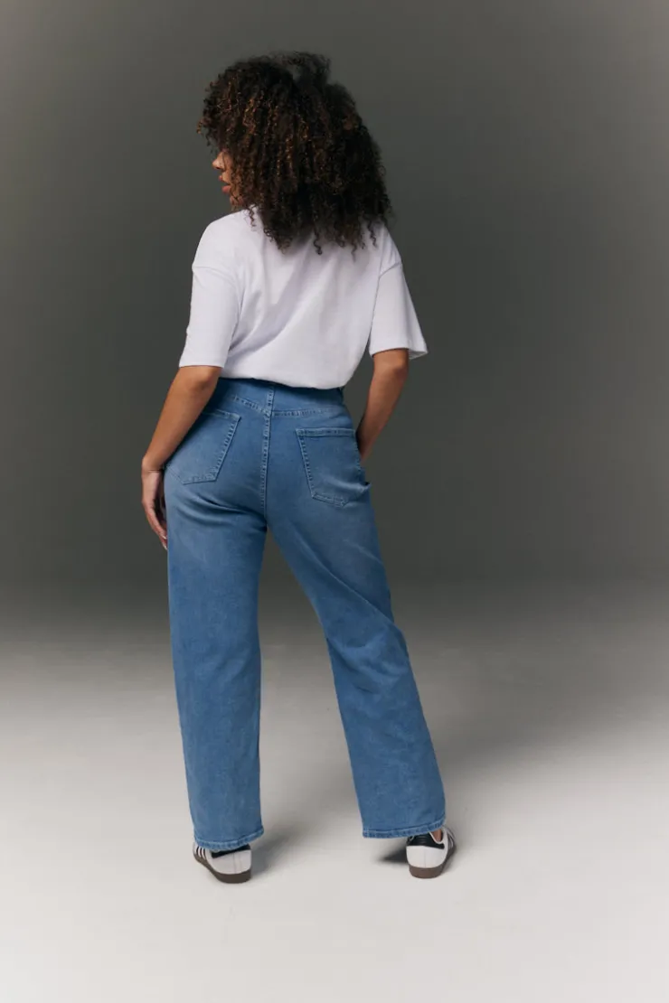 Best In the Style Straight Leg Jean Blue