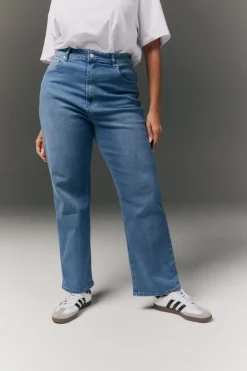 Best In the Style Straight Leg Jean Blue