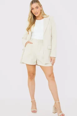 Hot In the Style Tailored Shorts Cream
