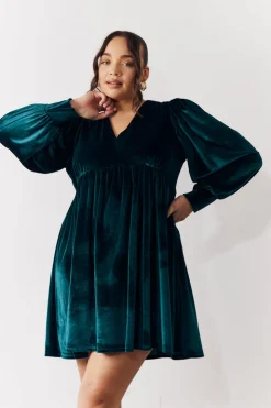 Hot In the Style Velvet Smock Mini Dress Green