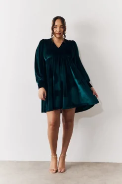 Hot In the Style Velvet Smock Mini Dress Green