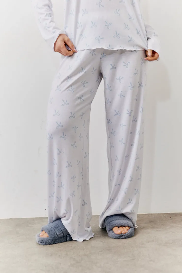 Clearance In The Style Bow Print Long Sleeve Top and Trouser PJ Set White
