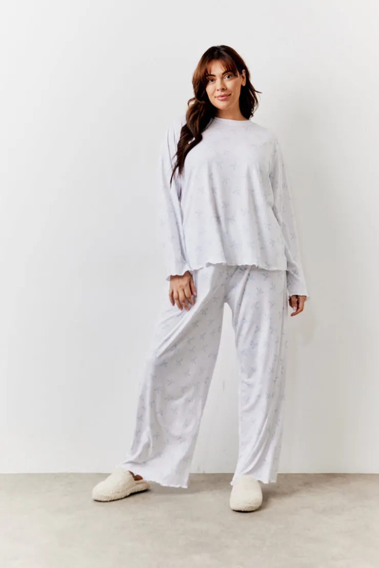 Clearance In The Style Bow Print Long Sleeve Top and Trouser PJ Set White