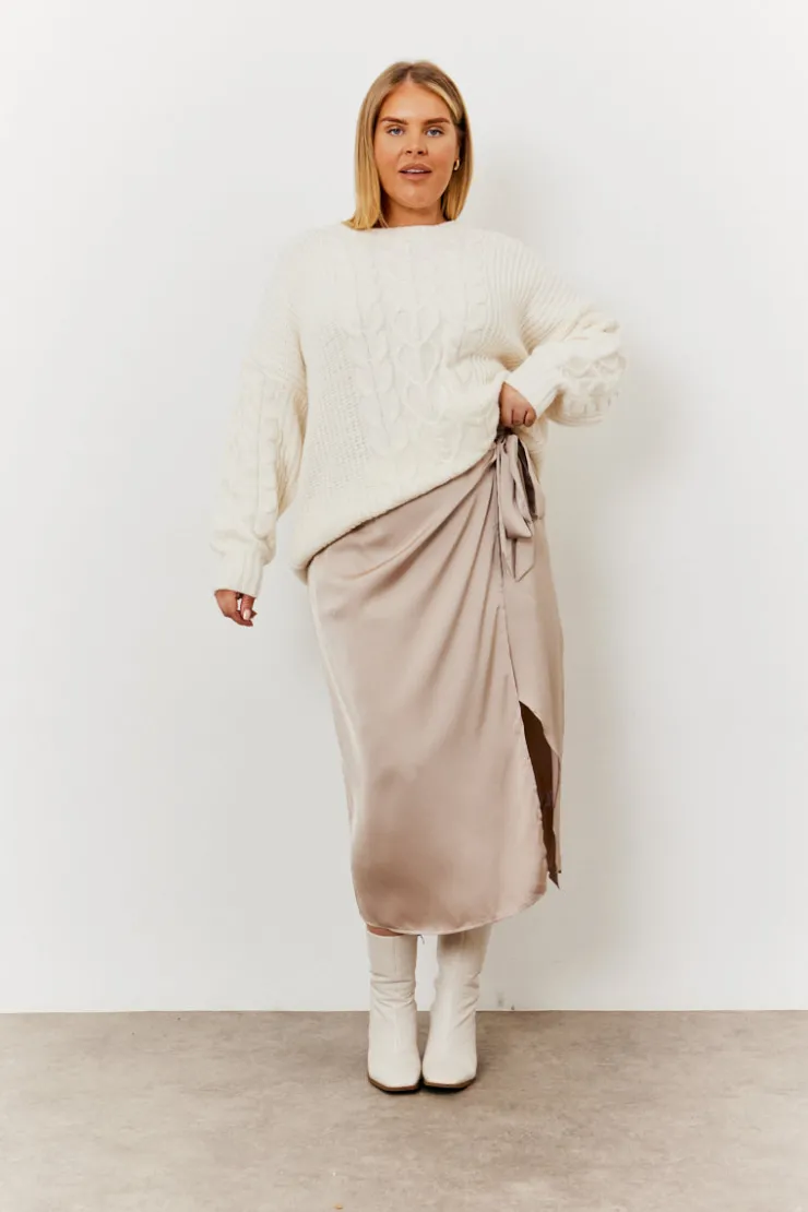 New In the Style Wrap Midi Skirt Cream